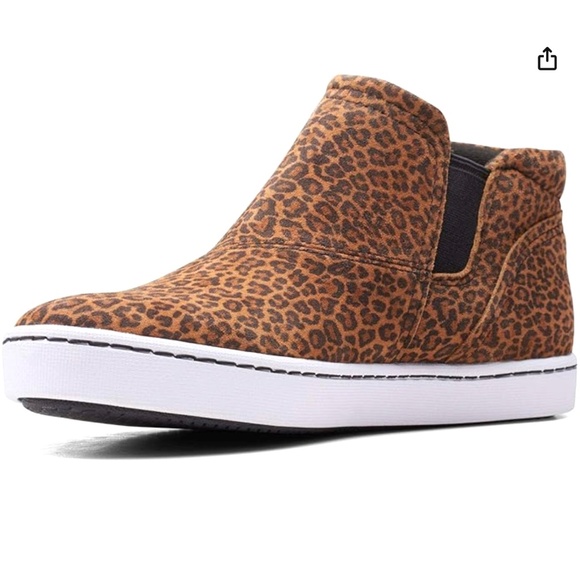 Clarks Pawley Adwin Cheetah Suede Ankle ZipUp Sneaker Leopard Bootie Women's - Picture 4 of 15